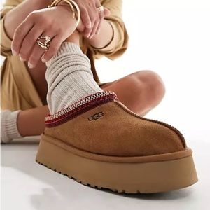 Ugh Tazz Platform in Chesnut